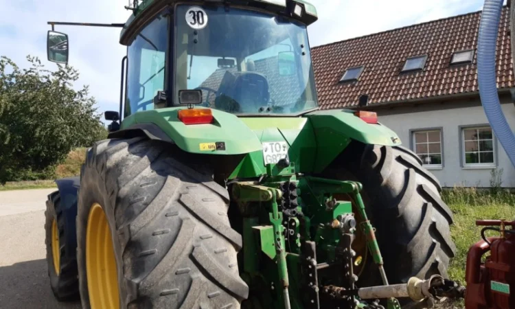 Трактор John Deere 8400 - фото № 4