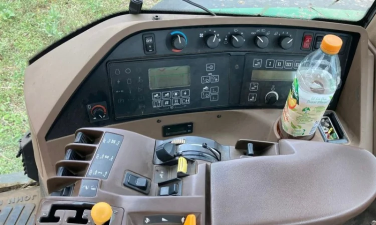 Трактор John Deere 8400 - фото № 6