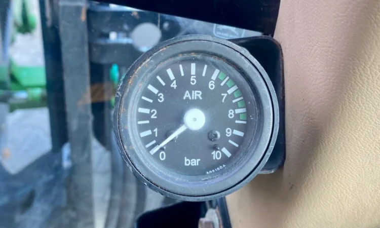 Трактор John Deere 6810 - 1998 рік - фото № 5