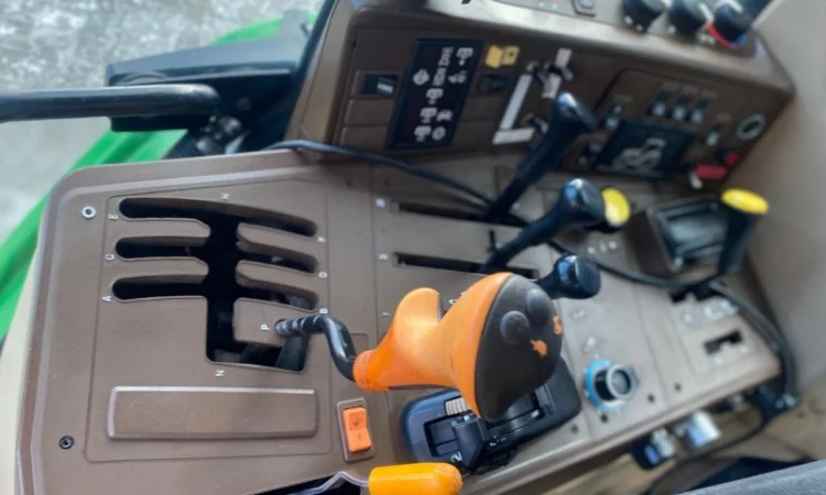 Трактор John Deere 6810 - 1998 рік - фото № 4