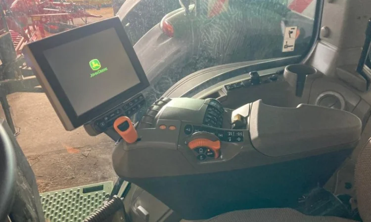 Трактор John Deere 8R370 - фото № 3