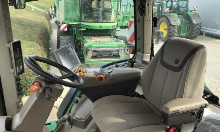 Трактор John Deere 8R370 - фото № 6