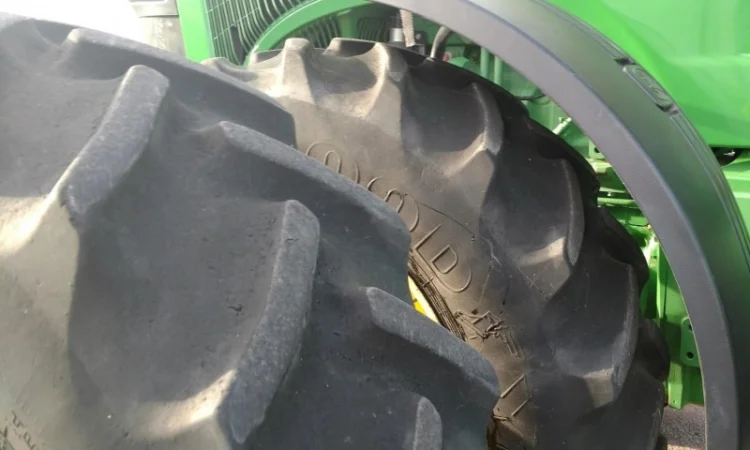 7000 м.ч. 2005 г трактор John Deere 8520 (335 л.с.) из США б/у купить - фото № 9