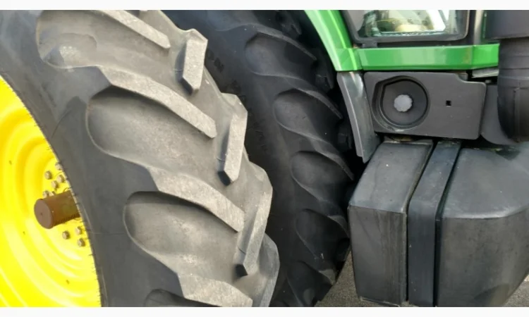 7000 м.ч. 2005 г трактор John Deere 8520 (335 л.с.) из США б/у купить - фото № 7