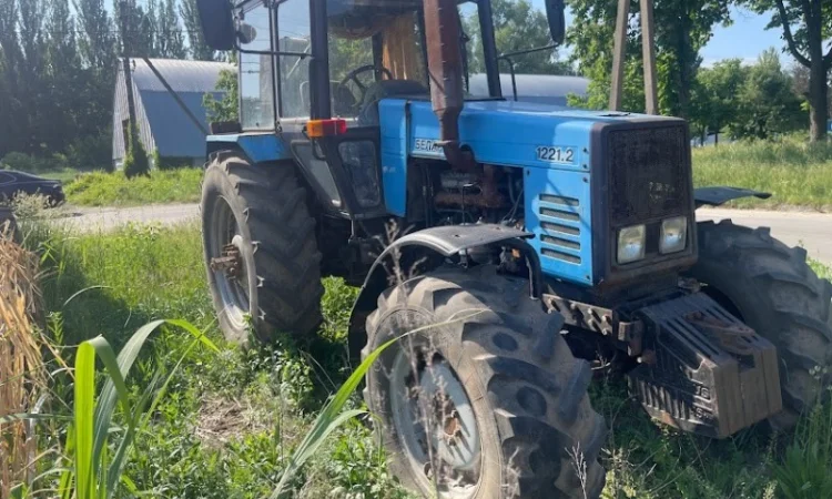 Трактор МТЗ 1221.1 - фото № 1