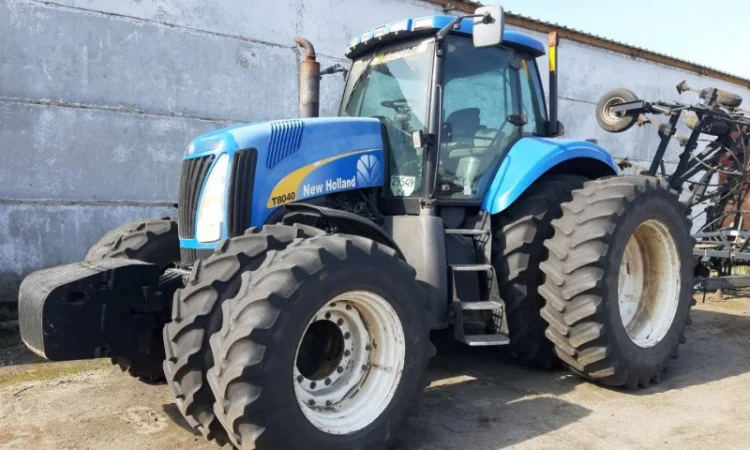 Трактор New Holland T8040 - фото № 1
