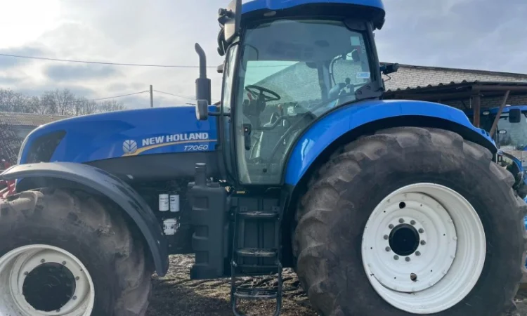 Трактор New Holland T7060 - фото № 1