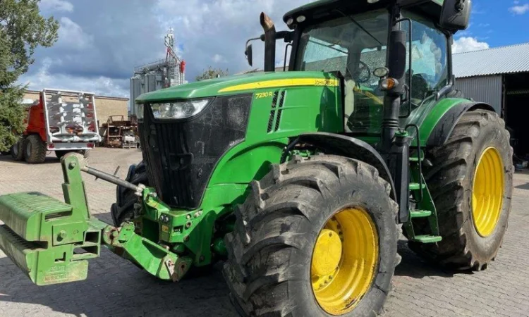 Трактор John Deere 7230R - фото № 1