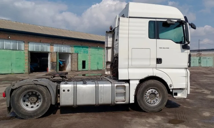 Man TGX 18.440 2010 4x2 - фото № 19