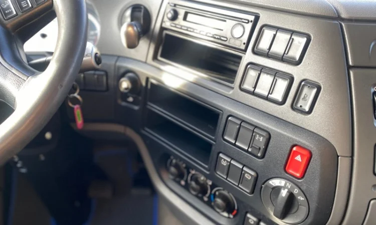 Euro 6 тягач Daf XF 106 FT - 2015 рік - фото № 2