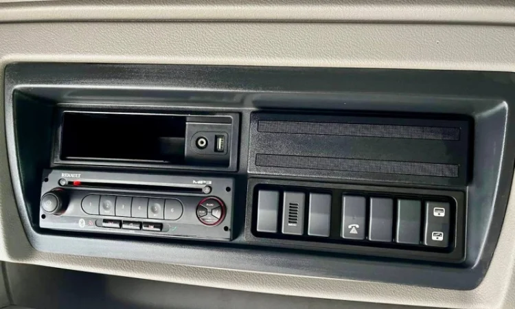 RENAULT MAGNUM 480 DXi - 2012 рік - фото № 8