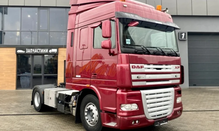 Сідельний тягач DAF XF 105 - 2012 рік - фото № 1