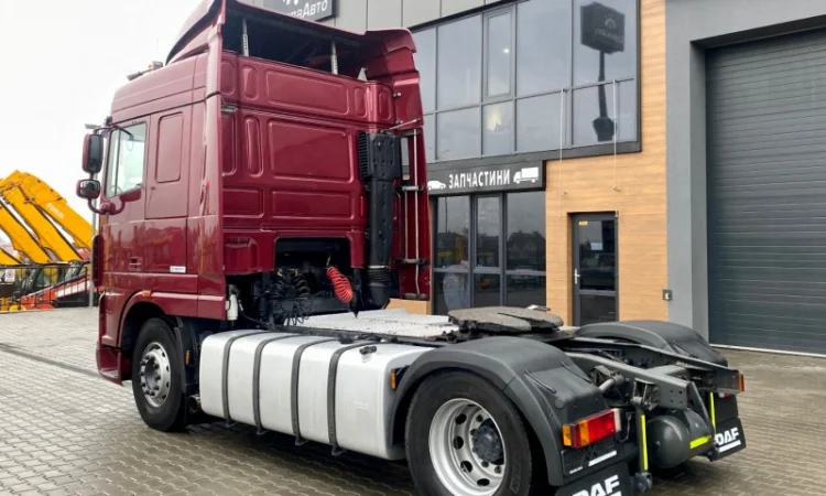 Сідельний тягач DAF XF 105 - 2012 рік - фото № 17