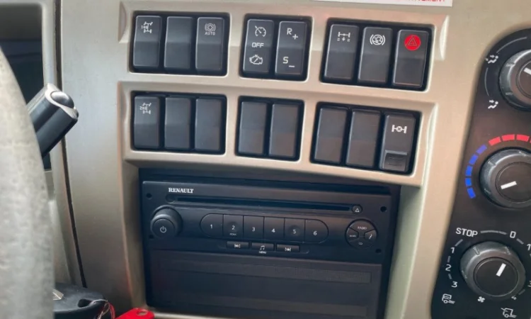 Продам тягач Renault Premium ADR 2012 - фото № 13