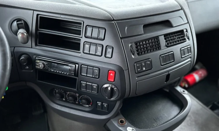 EURO 6 тягач DAF XF 106 - фото № 4