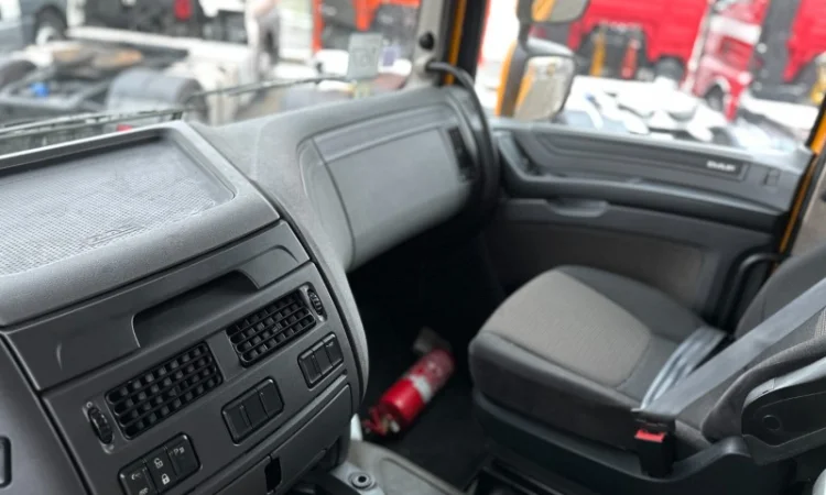 EURO 6 тягач DAF XF 106 - фото № 3