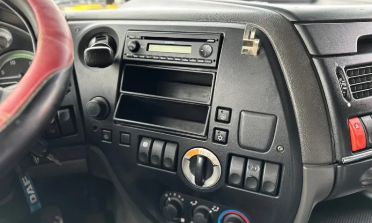 Euro 5 тягач DAF Xf 105.460 -2011 рік - фото № 11