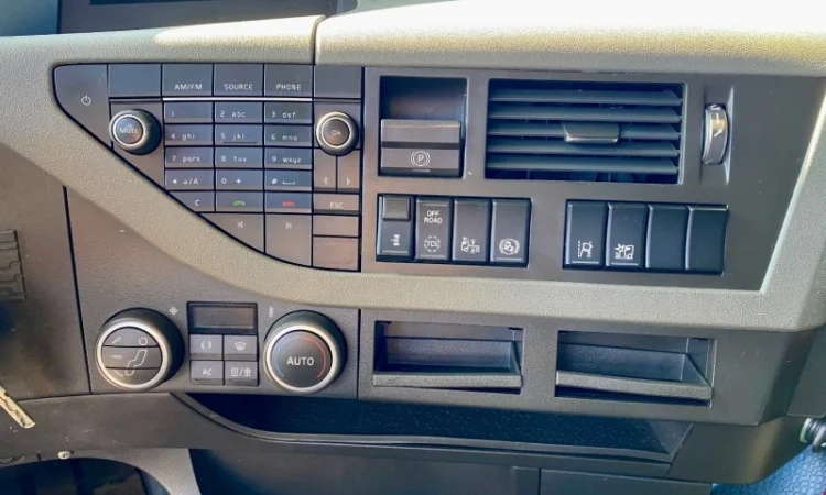 EURO 6 тягач VOLVO FH 460 - 2015 рік - фото № 8