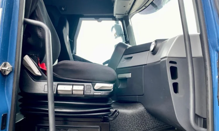 Тягач Renault Range T/T-Series - 2014 рік - фото № 8