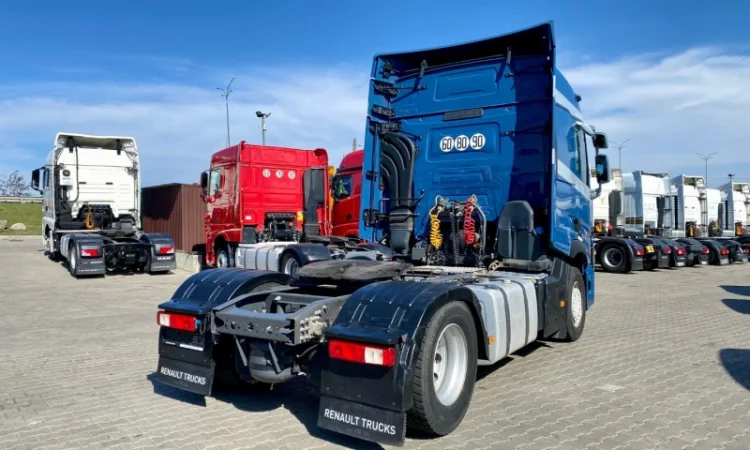 Тягач Renault Range T/T-Series - 2014 рік - фото № 15