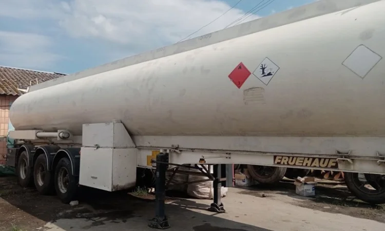 Цистерна-напівпричіп Fruehauf BPV - фото № 1