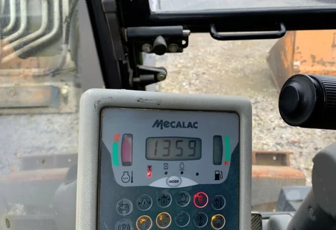 Экскаватор-погрузчик Mecalac 12 MXT - фото № 15