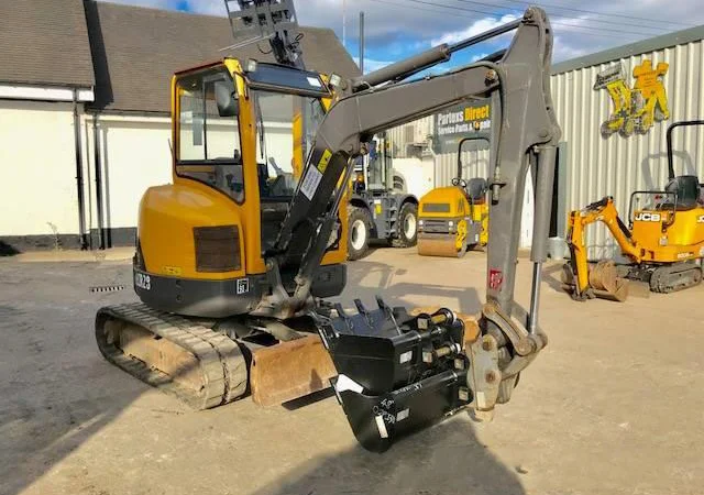 Мини экскаватор VOLVO ECR 28 - фото № 5