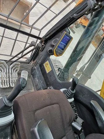 Строительная техника б/у. Гусеничный экскаватор JCB JS220 LC - фото № 7