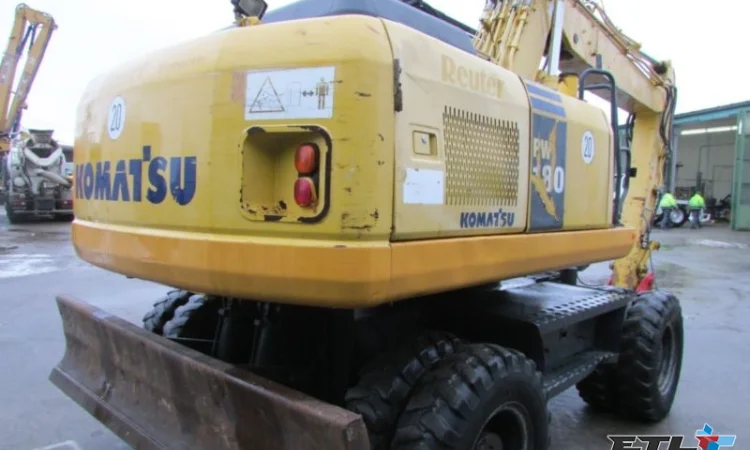 Колесный экскаватор Komatsu PW180-7K - фото № 2