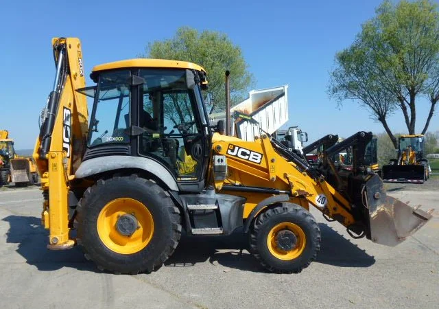 Экскаватор погрузчик JCB 3CX. Самая максимальная комплектация - фото № 4