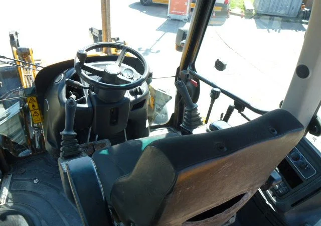 Экскаватор погрузчик JCB 3CX. Самая максимальная комплектация - фото № 9