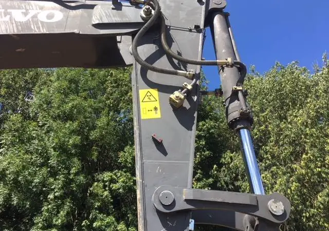 Гусеничный экскаватор Volvo EC480DL - фото № 6