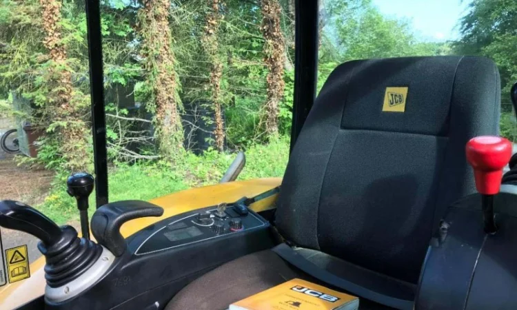 Мини-экскаватор JCB 8050. Мини-экскаватор б/у - фото № 4