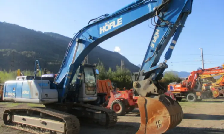 Гусеничный экскаватор New Holland E265 - фото № 1