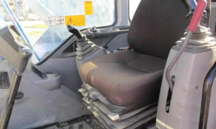 Гусеничный экскаватор New Holland E265 - фото № 6