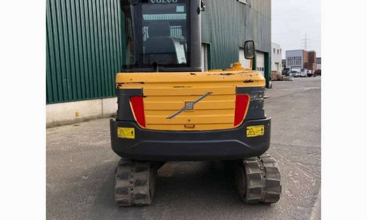 Мини-экскаватор Volvo EC55C 2013 года - фото № 2