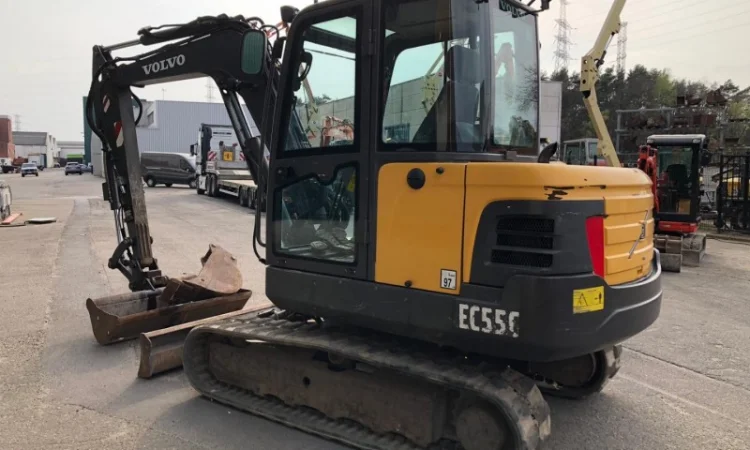 Мини-экскаватор Volvo EC55C 2013 года - фото № 3