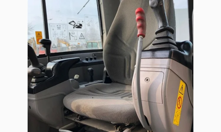 Мини-экскаватор Volvo EC55C 2013 года - фото № 4