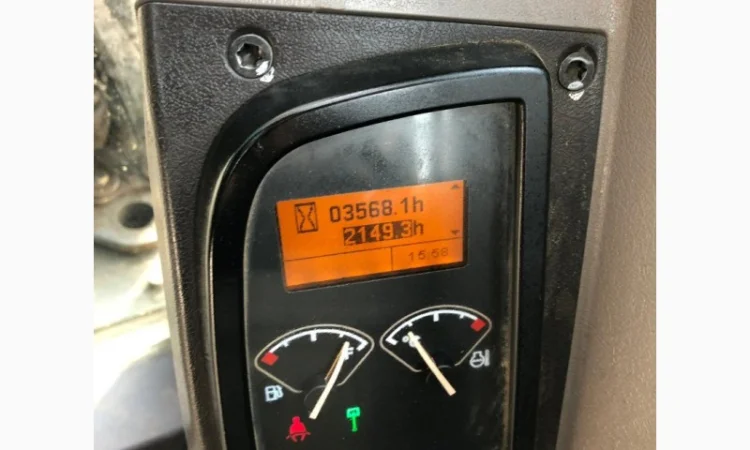 Мини-экскаватор Volvo EC55C 2013 года - фото № 5