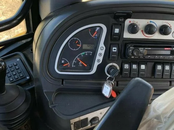 Экскаватор погрузчик JCB 3CX Contractor. Максимальная комплектация - фото № 5