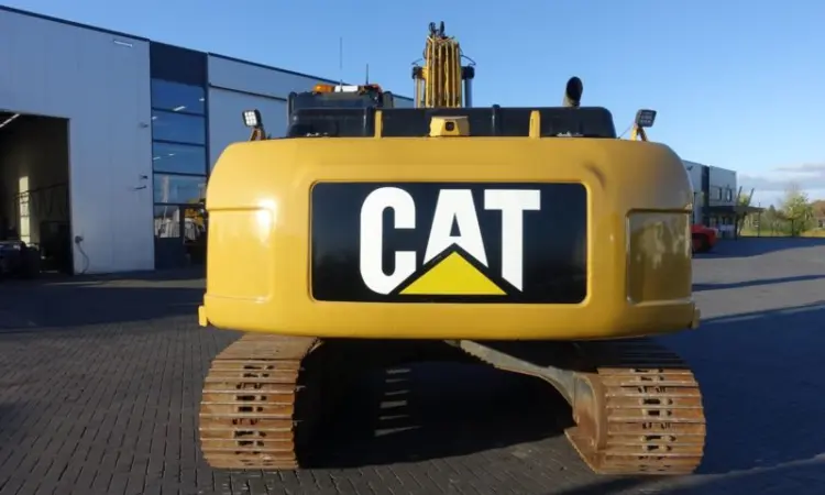 Гусеничный экскаватор CAT 324 DL - фото № 17