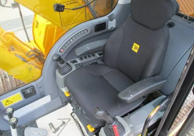 Гусеничный экскаватор JCB 220 - фото № 12