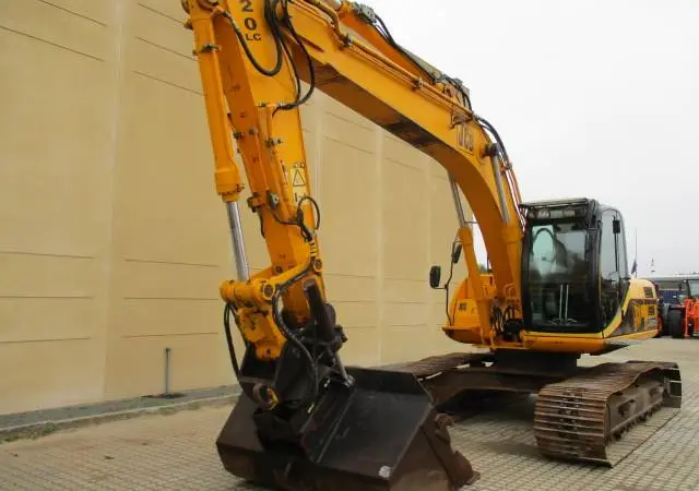 Гусеничный экскаватор JCB 220 - фото № 3