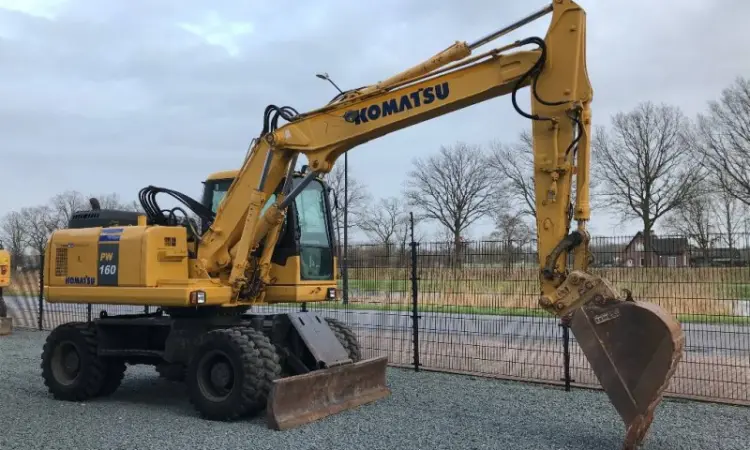 Колесный экскаватор Komatsu PW 160-7 - фото № 1