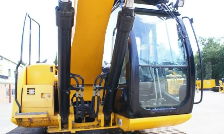 Гусеничный экскаватор JCB JS220LC по доступной цене - фото № 5