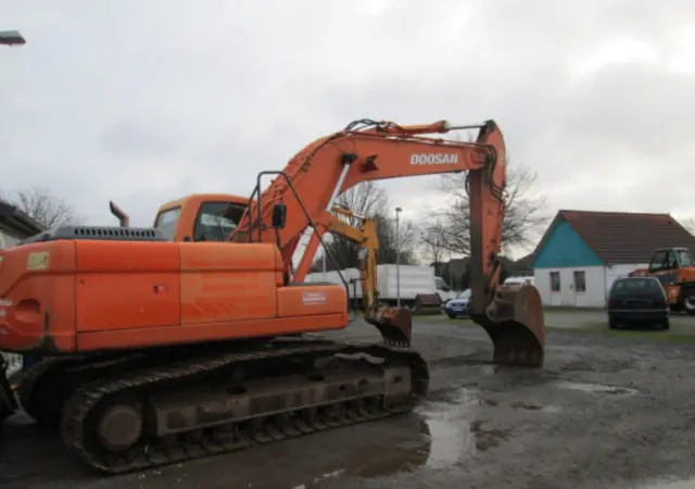 Гусеничный экскаватор Doosan DX225LC-3 - фото № 2