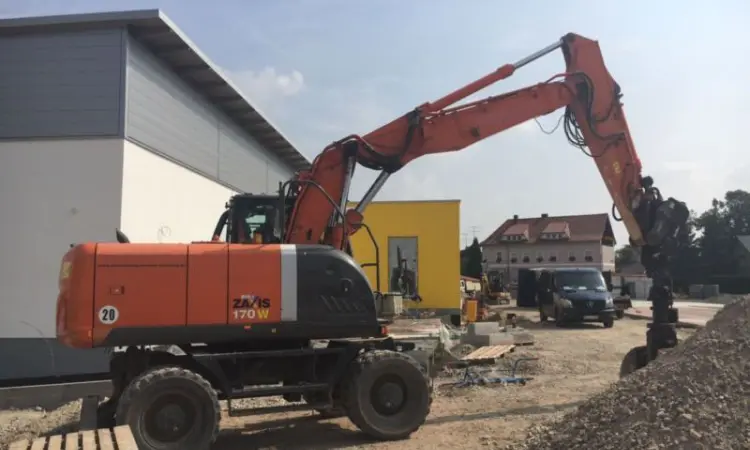Колесный экскаватор Hitachi ZX170W-3 - фото № 1
