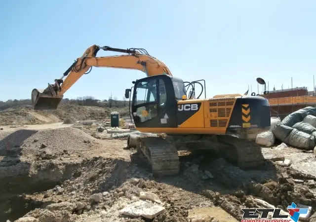 Гусеничный экскаватор JCB JS220 LC 2013 г - фото № 5
