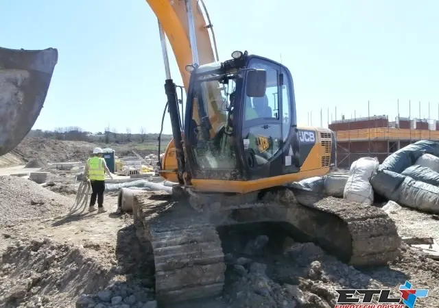 Гусеничный экскаватор JCB JS220 LC 2013 г - фото № 6