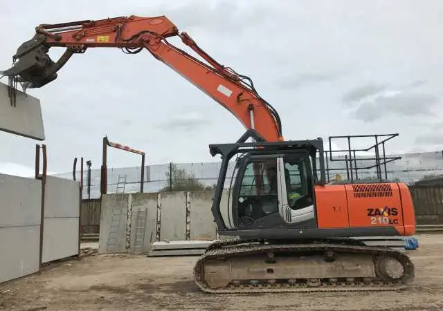 Гусеничный Экскаватор Hitachi ZX210LC-3 2012 года - фото № 1